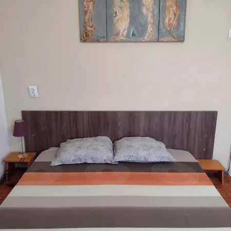 Viola 3*